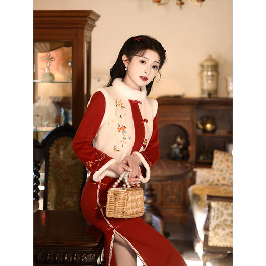 加厚毛呢刺绣拜年服，过年新年马甲+唐装旗袍两件套装LSB-2524 商品图1