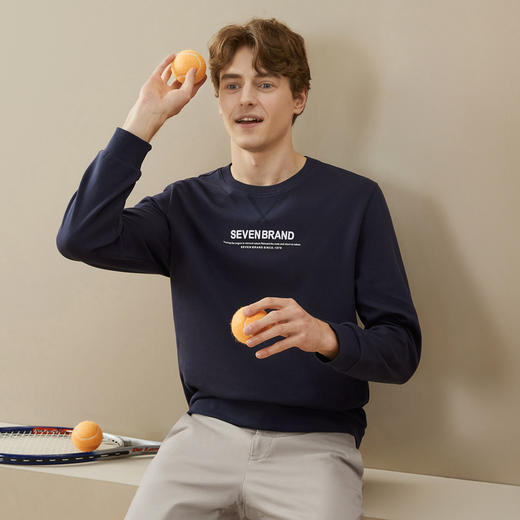 【抗静电】柒牌男士卫衣春秋款时尚字母印花多色圆领休闲长袖上衣	125W70070 商品图1