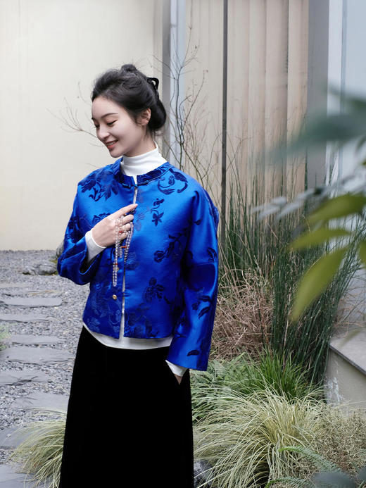 盛唐牡丹| 宝石蓝真丝漳绒圆领外套 商品图7