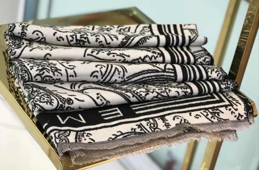 优品堂【如影相随】拉绒披肩围巾两用 商品图10