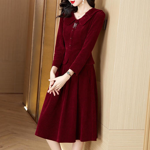 ALBB-2023冬季新款韩版气质娃娃领灯芯绒上衣高腰半身裙新年红色套装 商品图1
