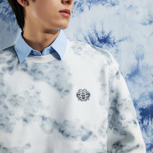 【特价】【非遗苗绣蝴蝶妈妈系列】柒牌圆领卫衣男春秋季蓝染印花长袖上衣	125W70500 商品图2