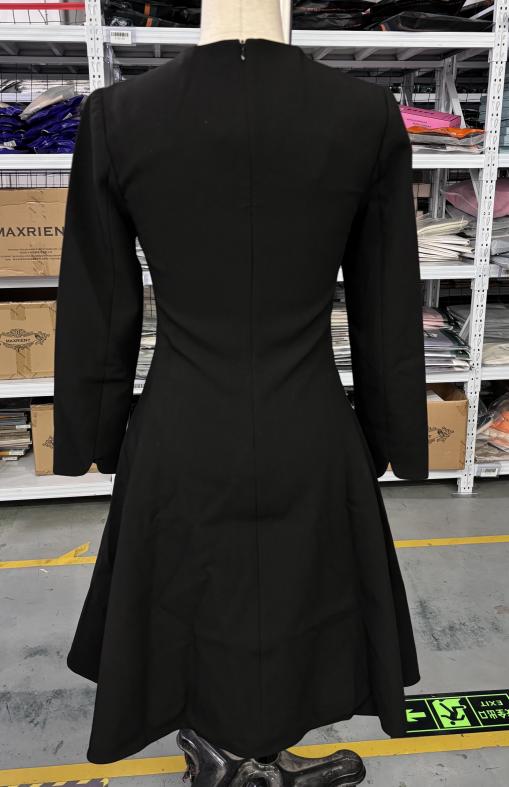 S2臣禾圆领小黑裙K213021308 商品图1