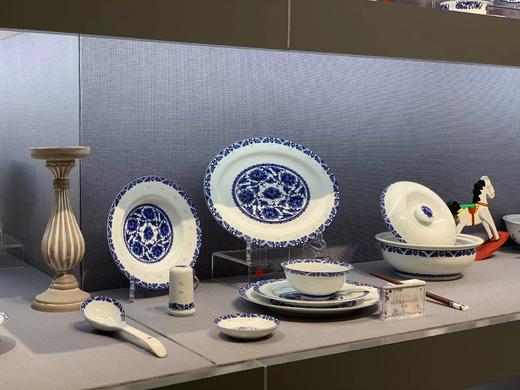 56头青花花卉玲珑中餐具（S） 商品图1