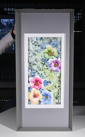 掌画国色天香瓷板