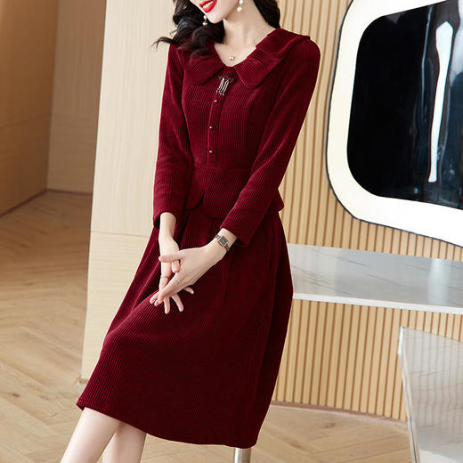 ALBB-2023冬季新款韩版气质娃娃领灯芯绒上衣高腰半身裙新年红色套装 商品图2