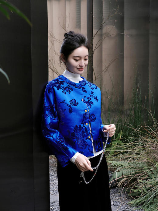 盛唐牡丹| 宝石蓝真丝漳绒圆领外套 商品图3