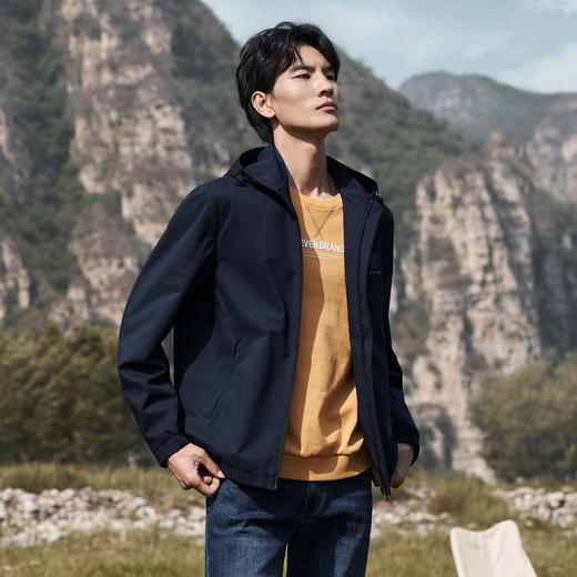 【可拆卸帽】柒牌夹克男秋季新款时尚休闲户外防风防泼水外套	125K70580 商品图1