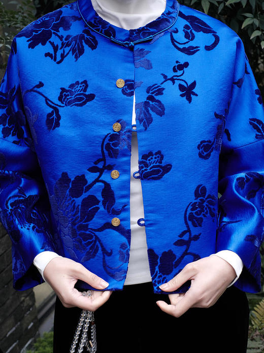 盛唐牡丹| 宝石蓝真丝漳绒圆领外套 商品图1