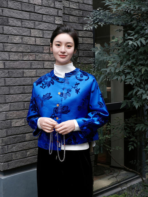 盛唐牡丹| 宝石蓝真丝漳绒圆领外套 商品图5