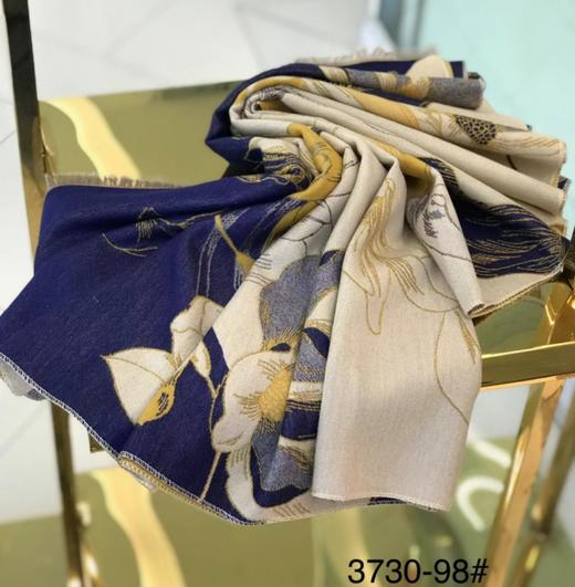 优品堂【如影相随】拉绒披肩围巾两用 商品图1