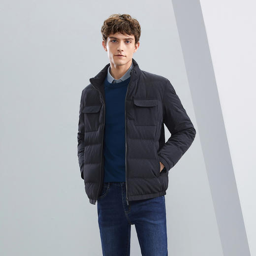 【90白鸭绒】柒牌男士立领羽绒服冬季厚款时尚字母印花工装风外套	125E70340 商品图1