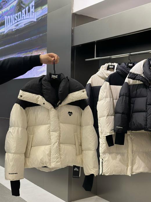 【预售5-7天发货】LONSDALE/龙狮戴尔 爱心鹅绒拼色羽绒服（短款）[福利品] 商品图2