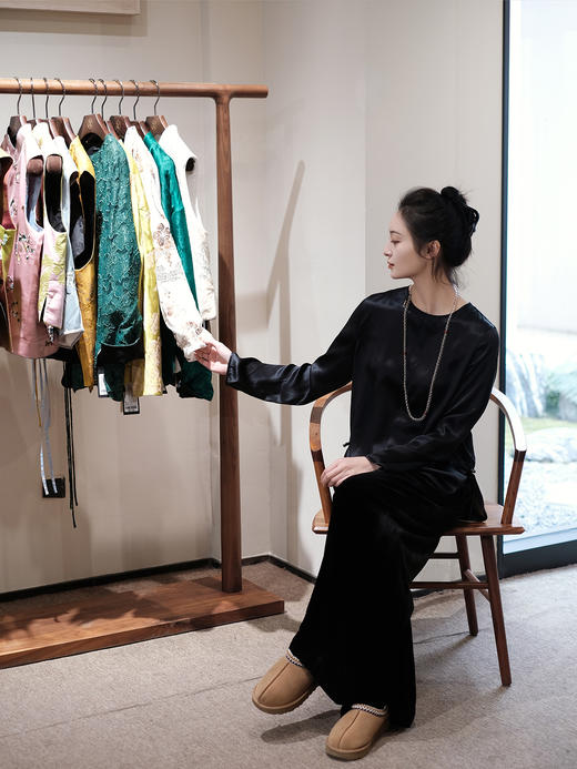 盛唐牡丹 | 真丝绸缎圆领上衣 商品图7