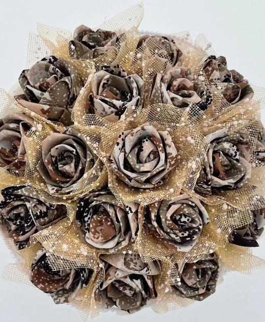 《戎花》立体布艺玫瑰花束  小香风包装搭配可爱大熊猫   请你做我的国宝 商品图5