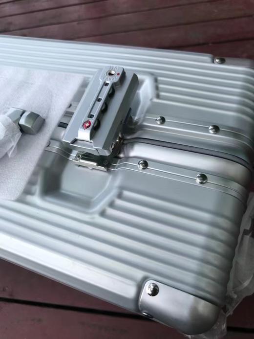 DU家渠道！代狗好几千元的拉杆箱！复古款沟槽式铝镁合金框架旅行箱拉杆箱！ 商品图6