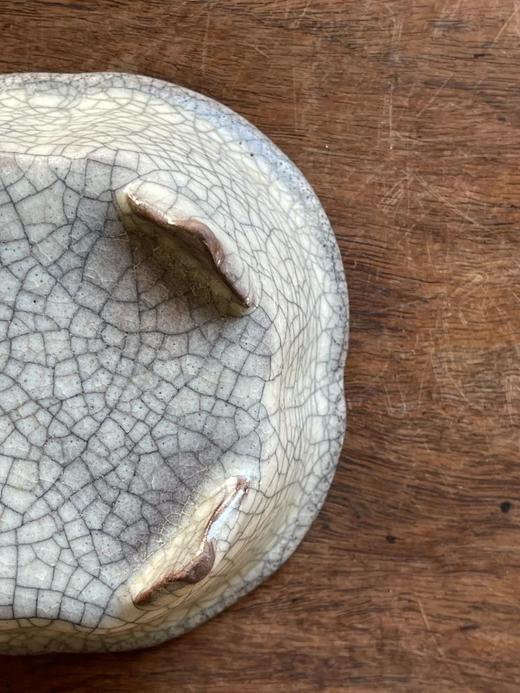 哥窑灰青釉海棠形四足炉，顺丰包邮 商品图9