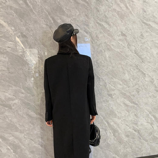 211WS百搭设计感扣子呢绒长外套31106（黑红） 冬季 311034032105 商品图2