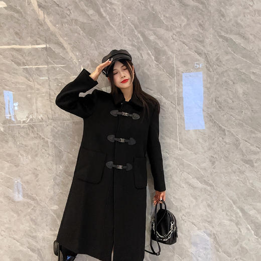 211WS百搭设计感扣子呢绒长外套31106（黑红） 冬季 311034032105 商品图1