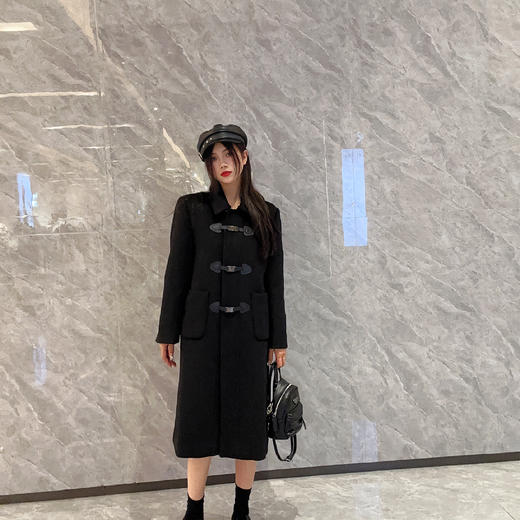 211WS百搭设计感扣子呢绒长外套31106（黑红） 冬季 311034032105 商品图3