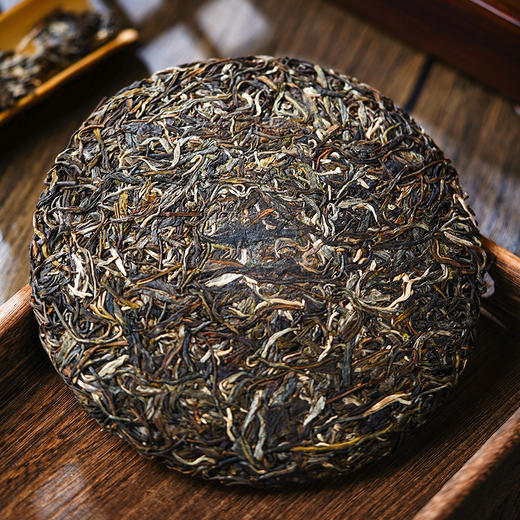 【霸王青饼】2015年古树春茶掌柜亲制勐海班章普洱茶生茶357g/饼 拍5发6 商品图1