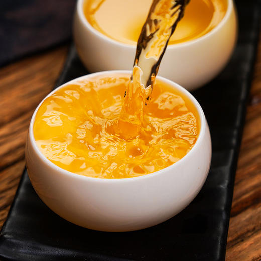 【霸王青饼】2015年古树春茶掌柜亲制勐海班章普洱茶生茶357g/饼 拍5发6 商品图6