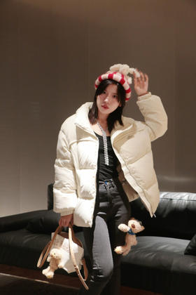 贴布印花羽绒服