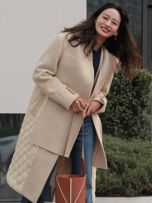 连帽围巾式毛呢拼接棉服 商品图4