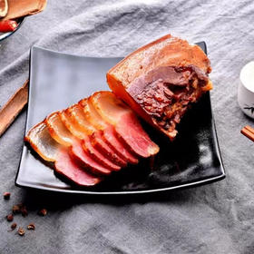 藏区藏黑猪肉香肠，腊肉，酱肉 甄选川西藏区海拔2000m以上、环境无污染的高原地区放养黑猪鲜肉制成 传统工艺