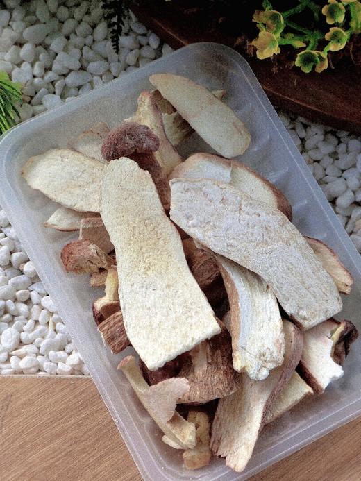 【产地直发】云南菌宴冻干礼盒 采集云滇之地珍贵菌菇，加上鸡汤底料，配上云南老火腿片，所有的精华浓缩成一锅滋补清心的靓汤。 商品图6