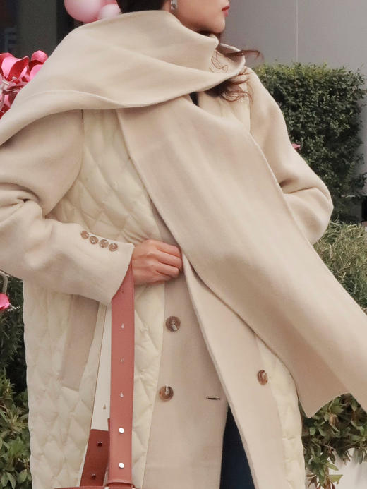 连帽围巾式毛呢拼接棉服 商品图0