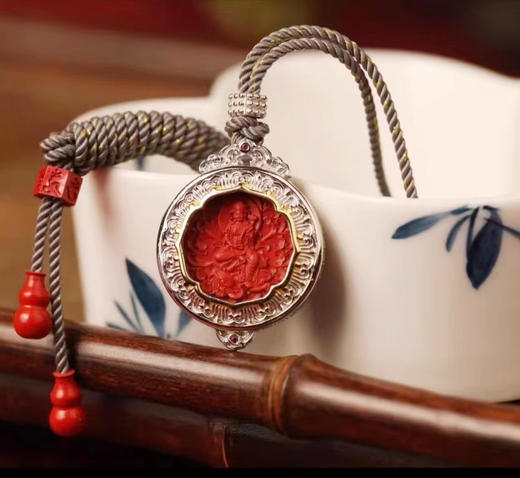 朱砂生肖镶银圆吊坠 商品图0