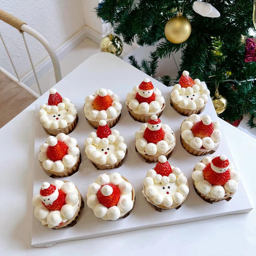 【纯动物奶油】圣诞结纸杯蛋糕C款12个装 商品图0