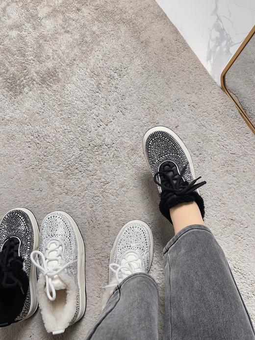 花花团升级毛绒鞋奢品篙端工厂供应链定制！时髦保暖闪钻毛绒鞋/休闲加绒板鞋，100加厚澳毛内里可拆卸鞋垫，防滑耐磨轻盈轻便5cm增高好走 分享给喜爱精致闪耀爱品质好物的你（现货） 商品图13