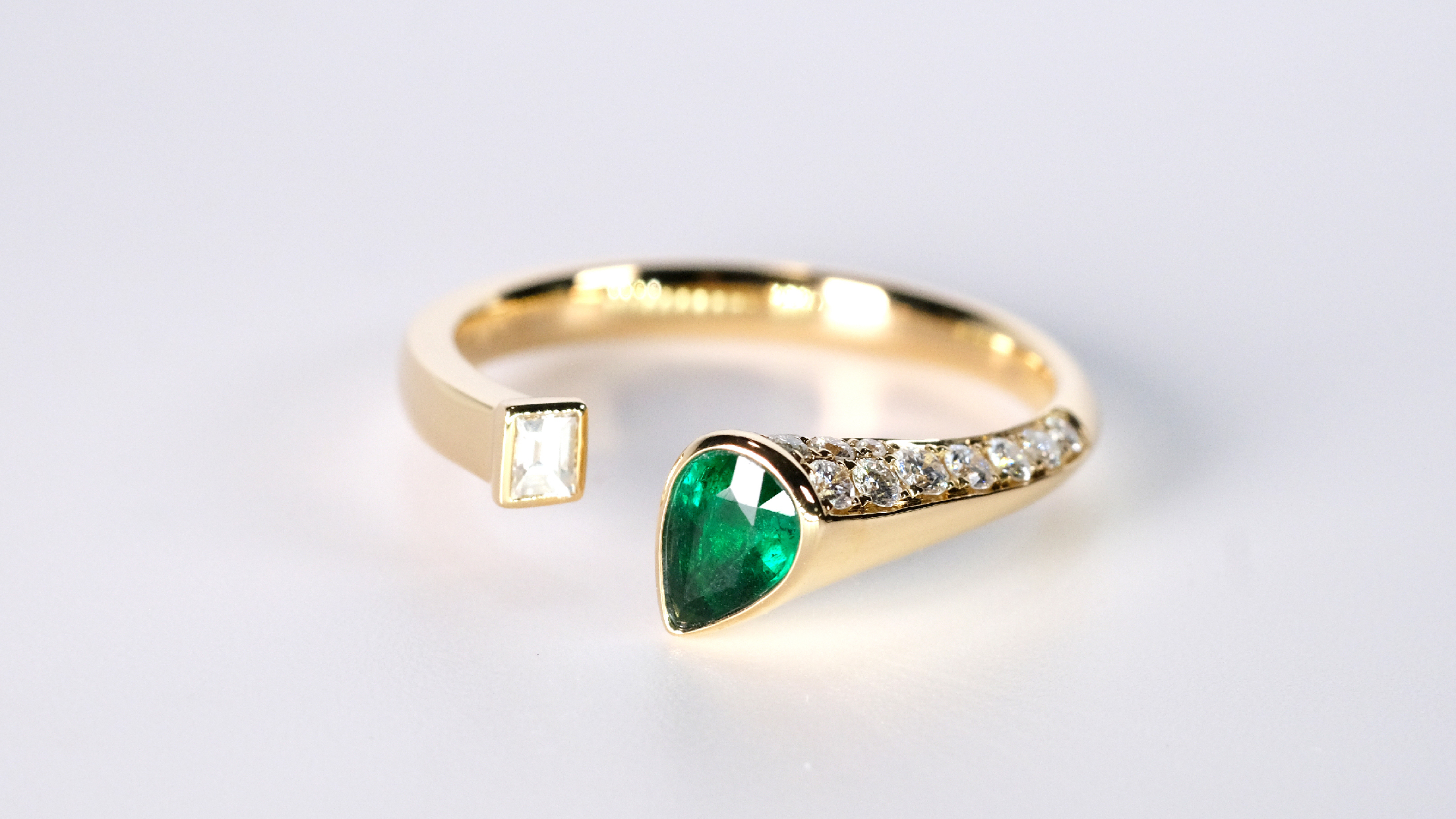 《相映》祖母绿戒指