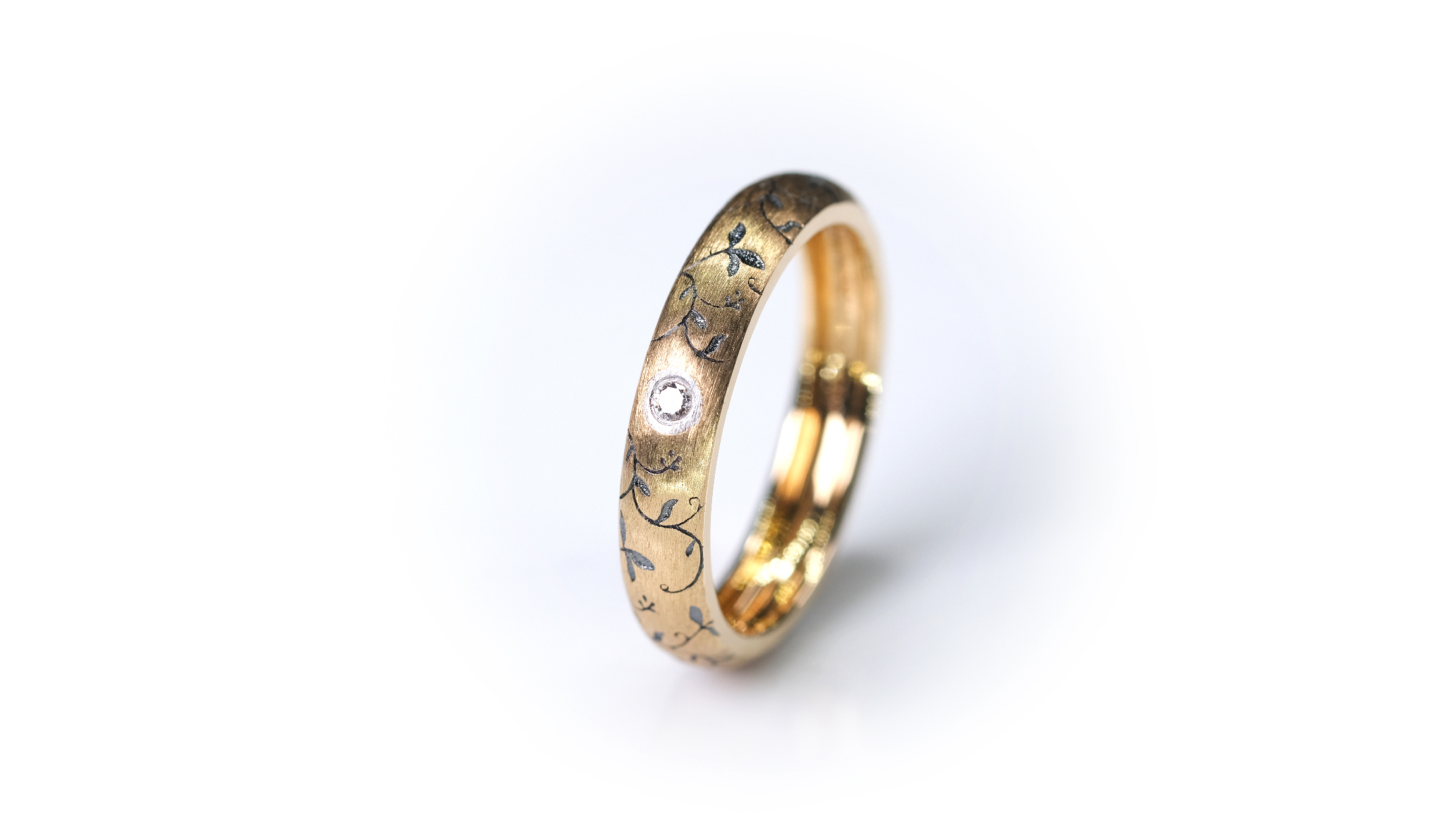 《倦慕》錾刻纹戒指