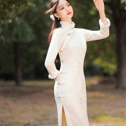 冬季新款，加绒加厚长款侧八扣旗袍雪花绒刺绣复古文艺改良旗袍HX-307 商品图0