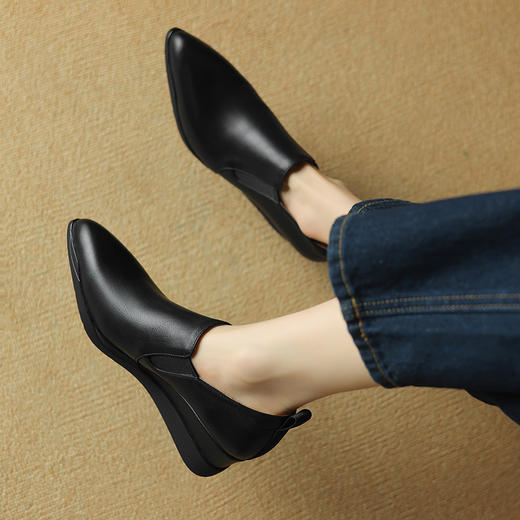 舒适简约，尖头里外全皮坡跟一脚蹬单鞋BXJ-379-1 商品图4