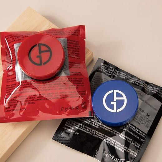 【爆款超低价预售 急单慎拍】阿玛尼轻垫菁华粉底液2号1.7g 小样 持妆控油蓝红气垫带粉扑镜子 商品图0