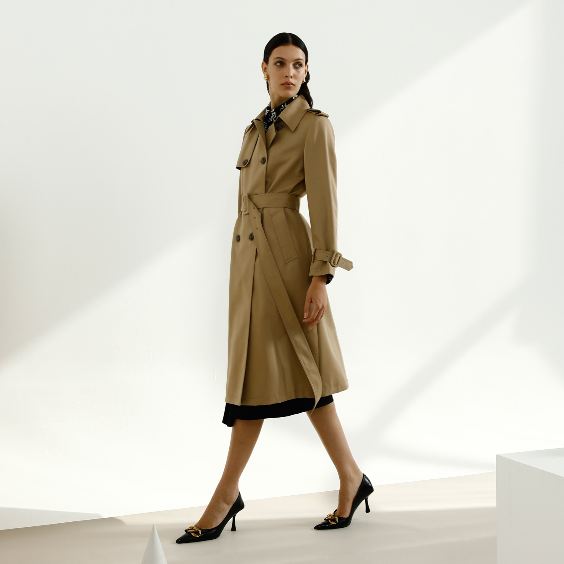 卡莉朵拉风衣C27A7605