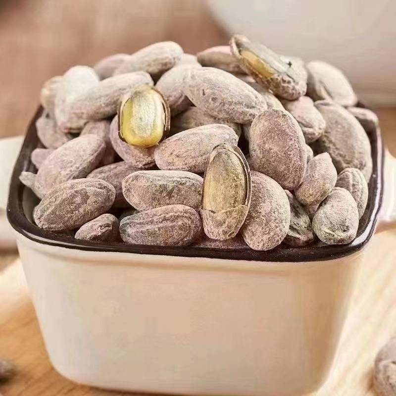 瓜篓子比吊瓜子更好吃，肉好香。皮薄籽大，好磕味道浓