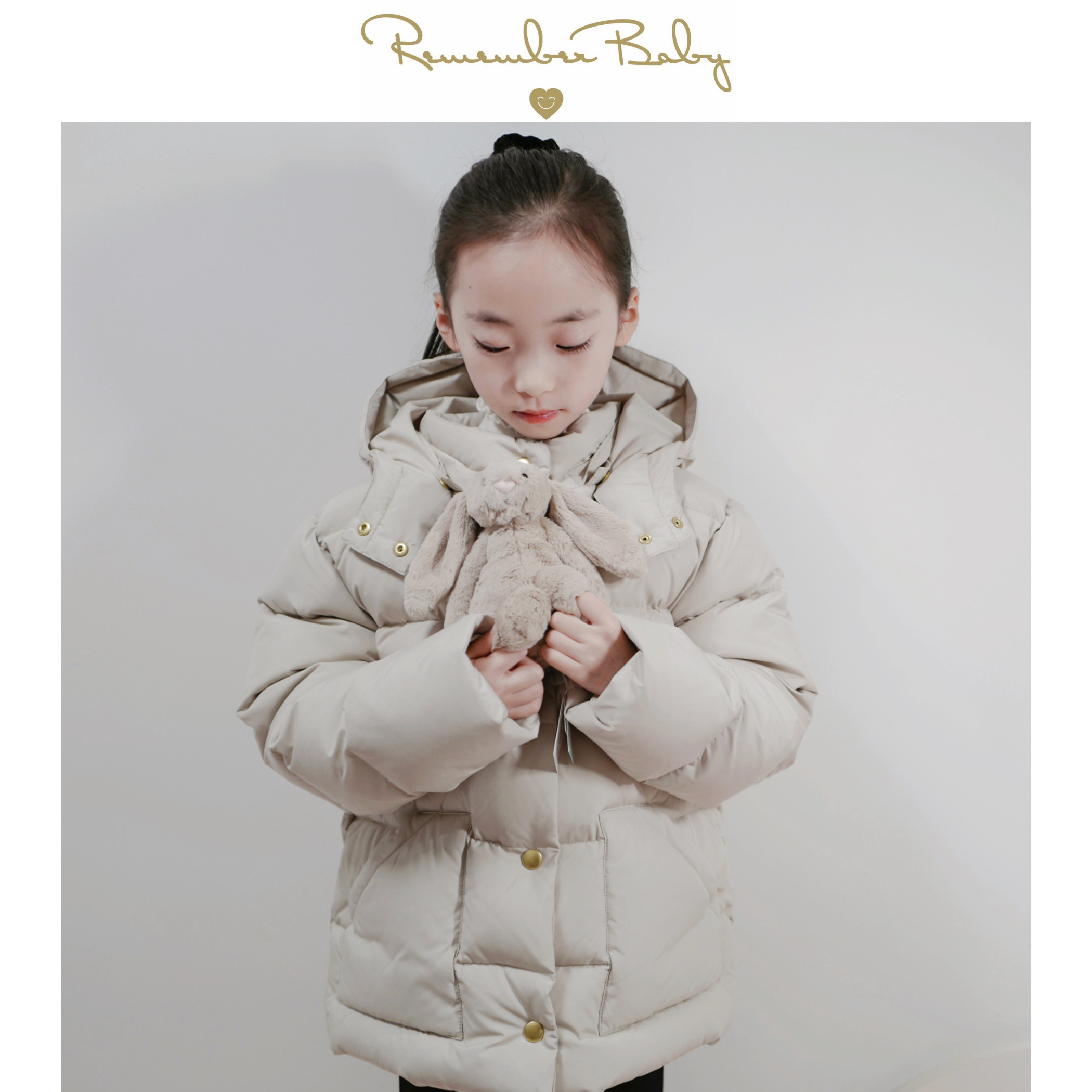 现货 / CLASSY | 进口面料（意大利设计） 国标90%白鹅绒 淡奶咖色厚鹅绒服 帽子可脱卸 充绒量巨足 亲子款