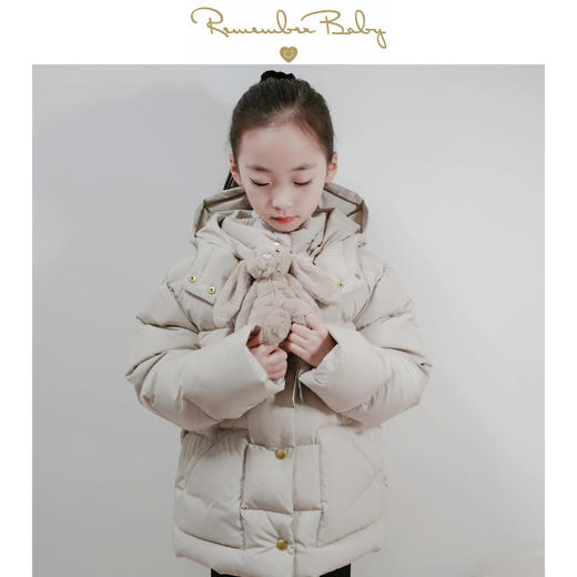 现货 / CLASSY | 进口面料（意大利设计） 国标90%白鹅绒 淡奶咖色厚鹅绒服 帽子可脱卸 充绒量巨足 亲子款 商品图0