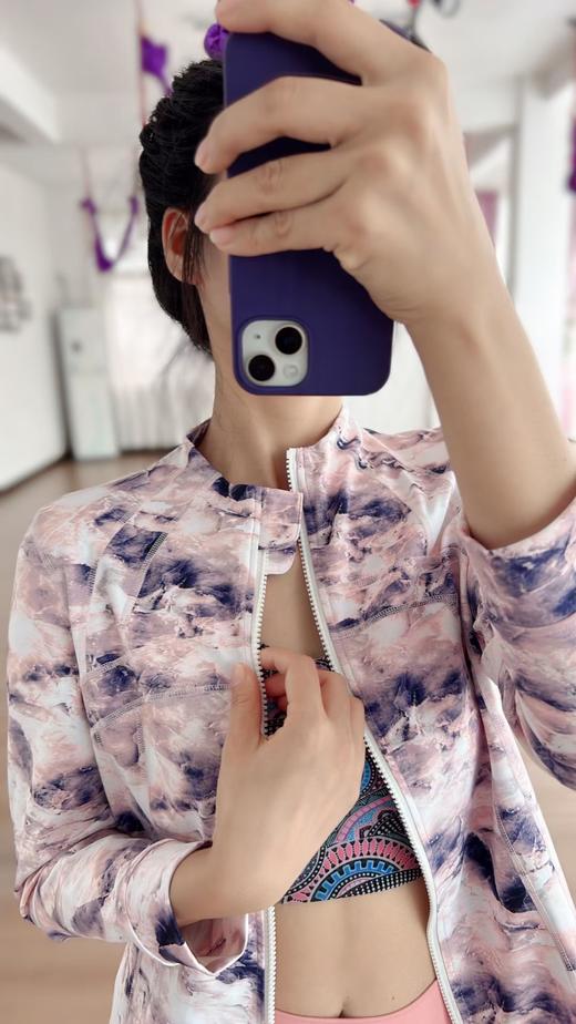 爆款好货 运动外套-淡烟云石 商品图0