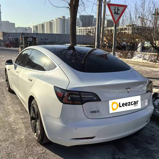 特斯拉 Model 3 标准续航后驱升级版【长租-北京】 商品图3