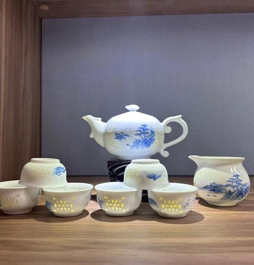 景德镇陶瓷 国瓷红叶 8头釉下手绘七彩山水玲珑茶具 商品图0