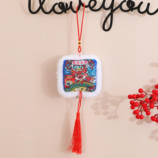 龙年国潮【三合一暖手靠枕毯子】 办公室 午睡抱枕礼品 吉祥物 商品图9