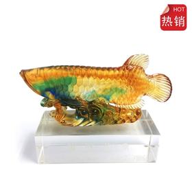 招 财 龙 鱼