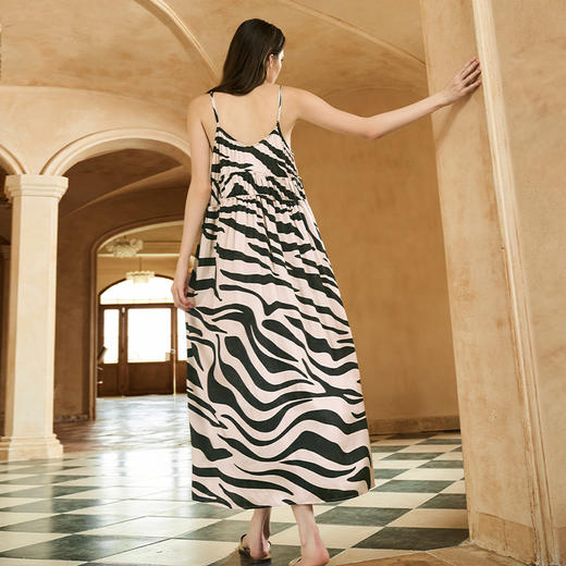 Soloseta桑蚕丝吊带睡裙女丝绸斑马纹印花连衣长裙2025度假 商品图2