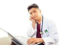 “老人味”或许真的是疾病信号！出现这 4 种气味，要小心了